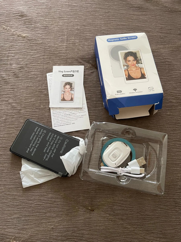 Poza unui client: monitorul SelfiePro și accesoriile din cutie